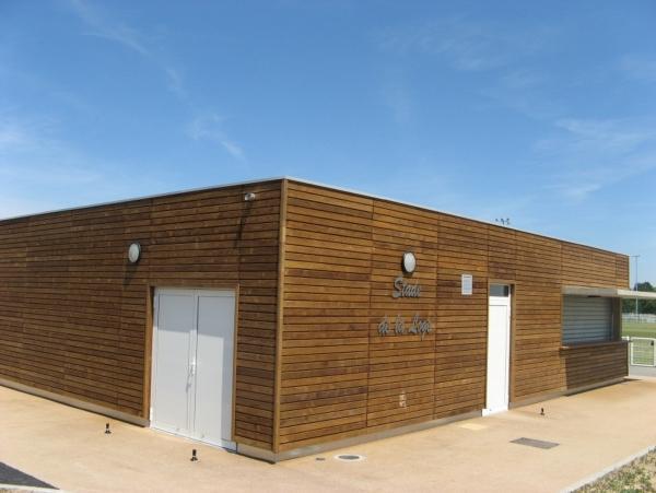 VESTIAIRES ET SANITAIRES AU STADE DE FOOTBALL - AZAY LE RIDEAU 37