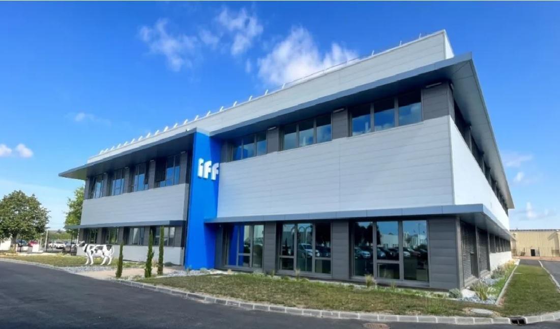 REAMENAGEMENT DU BATIMENT ADMINISTRATIF DUPONT A DANGE-SAINT-ROMAIN (86)